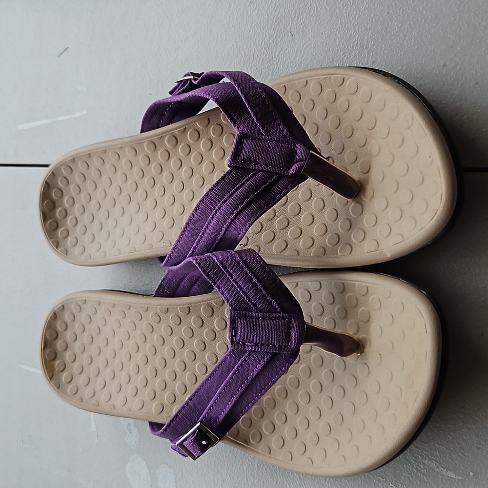 Purple thong size 9 woman